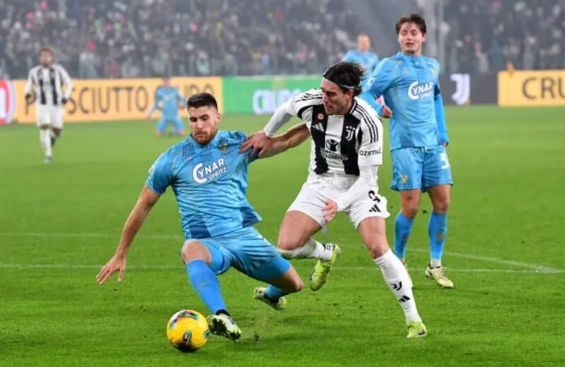 Venezia ôm hận trước Juventus